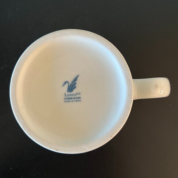 LYNNS Sigma Pattern All White Stoneware Mug with Embossed Greek Key Design - Picture 12 of 13